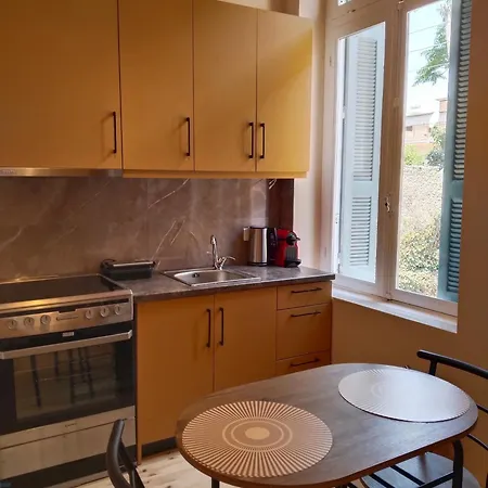 1920 Classic Apartment Kalamata