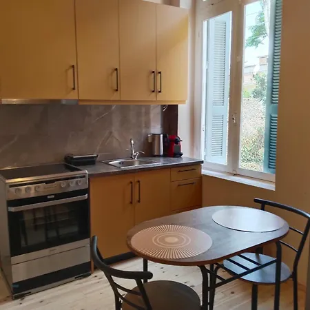 1920 Classic Апартаменты Каламата