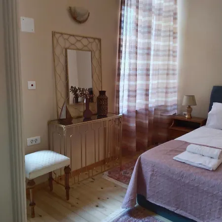 Apartment 1920 Classic