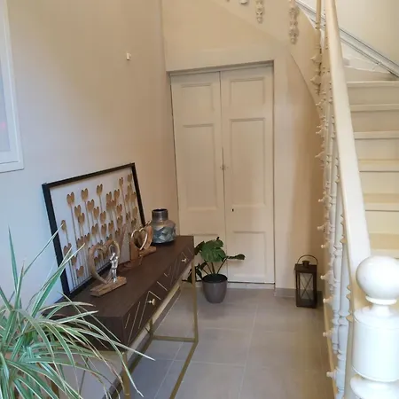 1920 Classic Apartment Kalamata