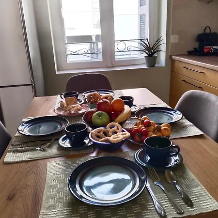 1920 Classic Apartment